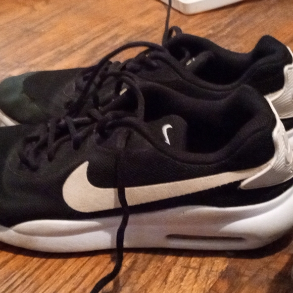 Nikes - Picture 3 of 3